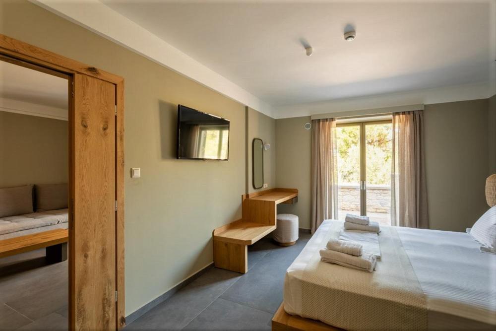 Diapori Suites Hotel 카르다밀리 외부 사진