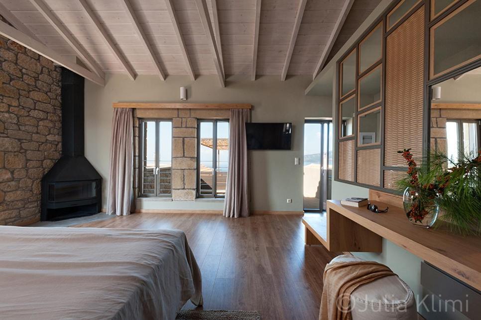 Diapori Suites Hotel 카르다밀리 객실 사진