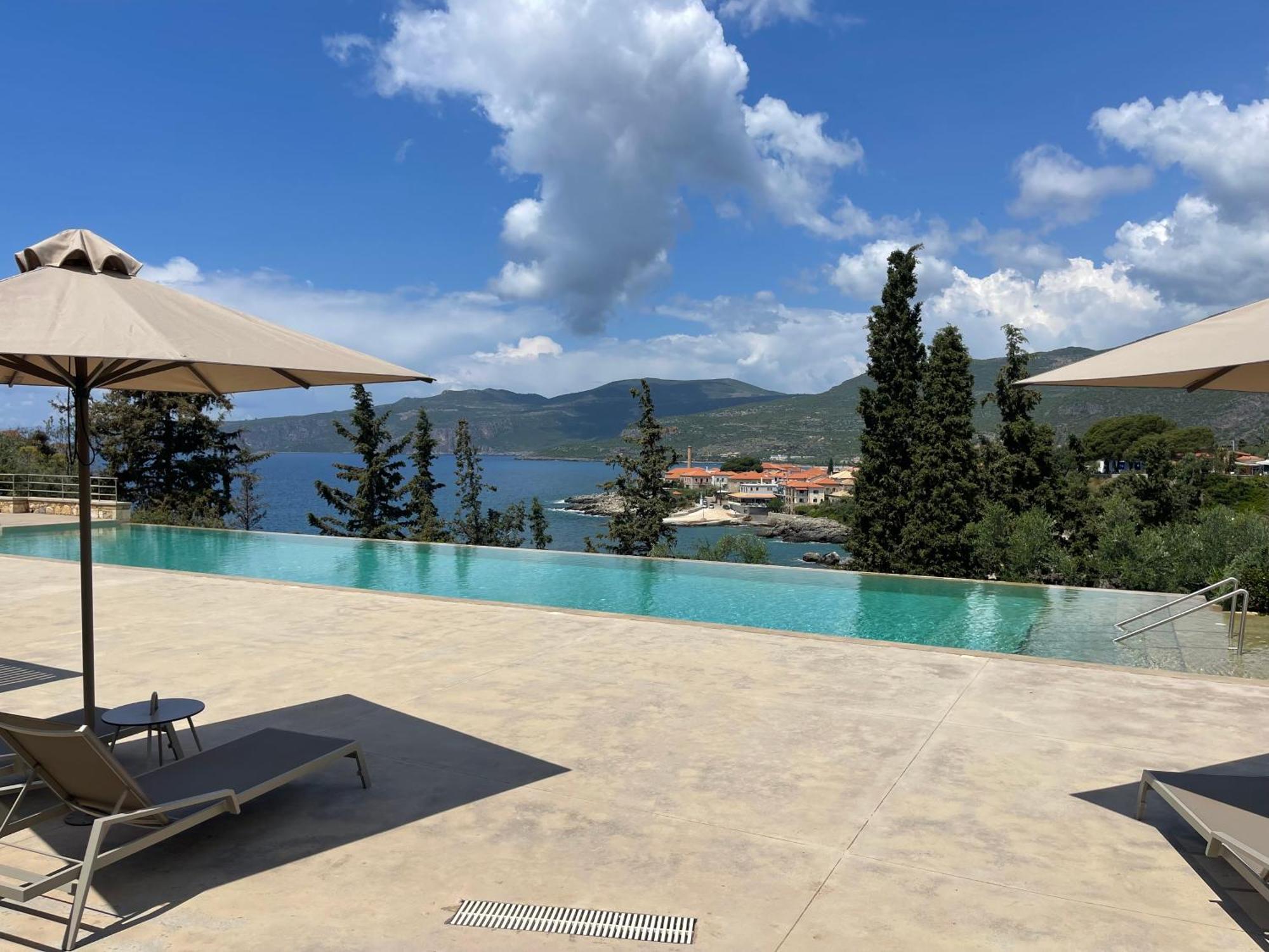 Diapori Suites Hotel 카르다밀리 외부 사진